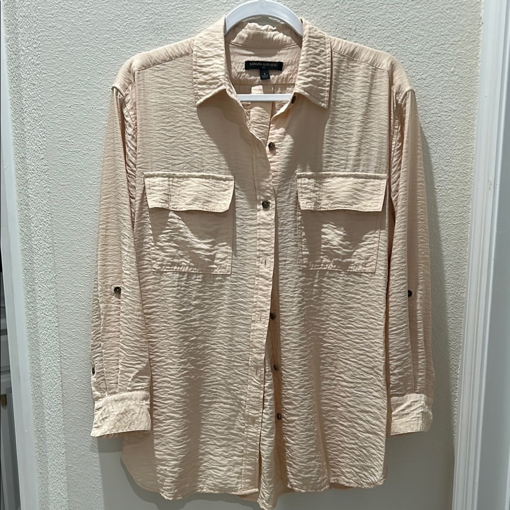 BANANA REPUBLIC women light peach and Cream Button-Up Shirt